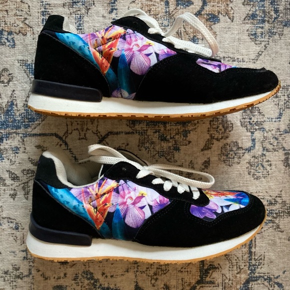 Inkkas Caladium Joggers - Picture 3 of 8